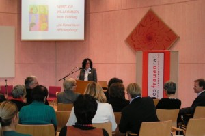 Angelika Klingel eröffnet den gesundheitspolitischen Fachtag des LFR zur HPV-Impfung - 2009 in Schwäbisch Gmünd
