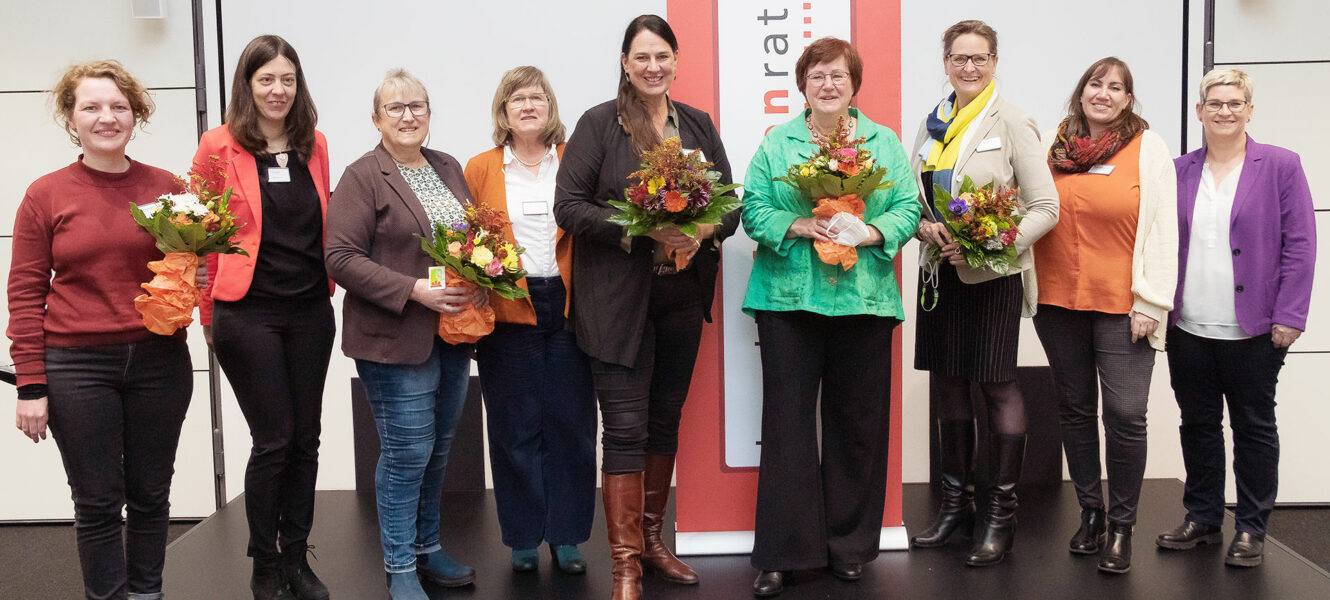 von links nach rechts: Jessica Messinger, Vera Huber, Carmen Kremer, Corinna Schneider, Prof. Dr. Anja Reinalter, Prof. Dr. Ute Mackenstedt, Verena Hahn, Viviana Weschenmoser, Rotraud Mack